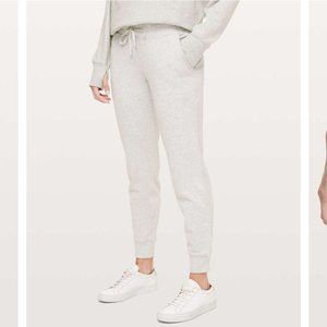 Lululemon Warm Down Jogger II in Heathered Core Ultra Light Grey Size 4
